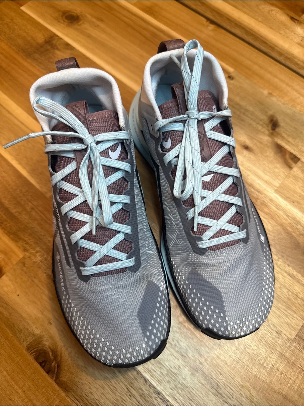 Nike Women’s Grey/Grey-Blue Trail Running Shoes with GORE-TEX - Picture 3 of 7